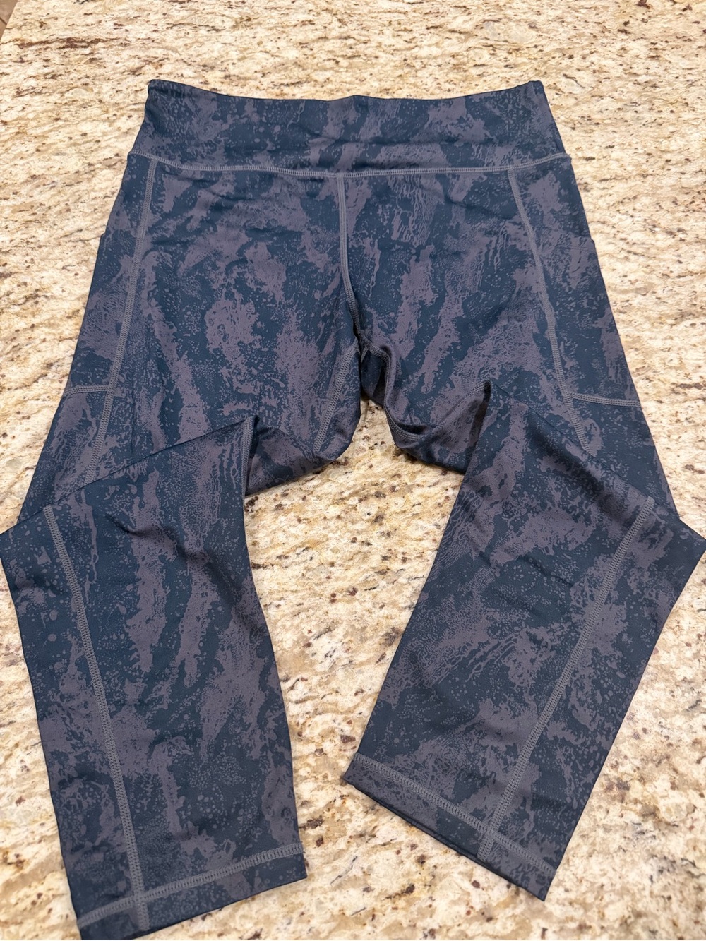 Zyia Crop Leggings (Size 14-16)